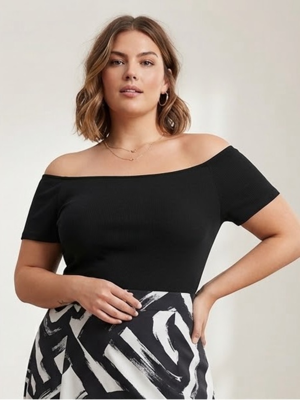 H&M Black Off-Shoulder Short Sleeve Top